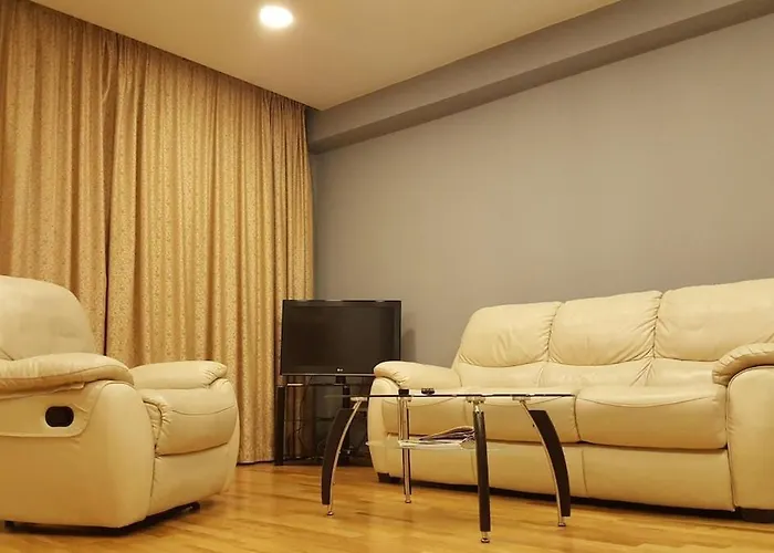 2 Bedroom Old Town With Parking *