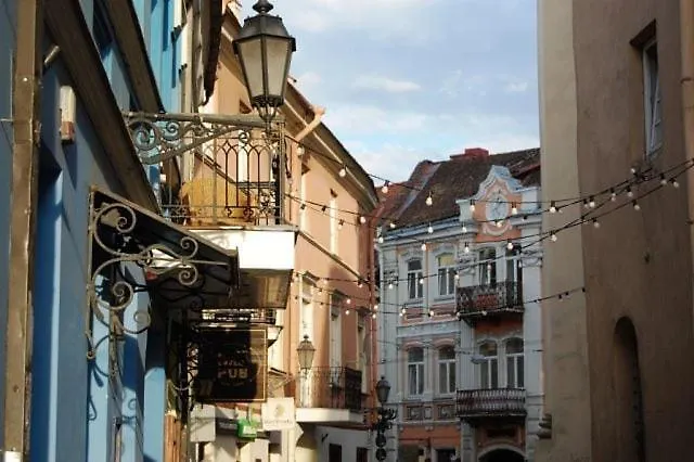 2 Bedroom Old Town With Parking Apartment *