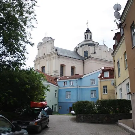 2 Bedroom Old Town With Parking Апартаменты