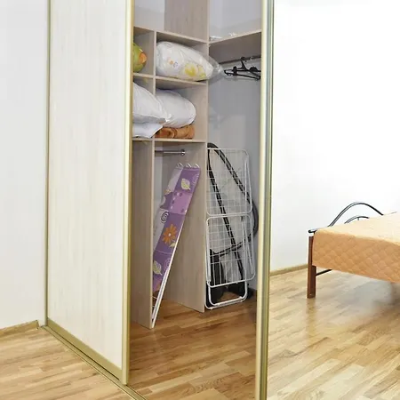 2 Bedroom Old Town With Parking *