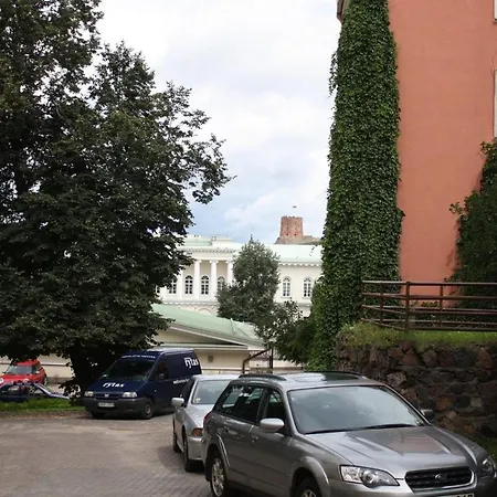 Апартаменты 2 Bedroom Old Town With Parking *