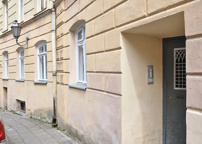 2 Bedroom Old Town With Parking *