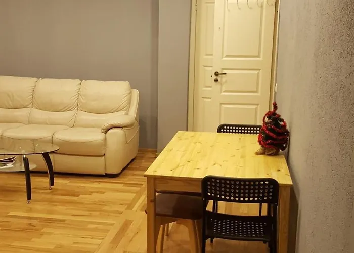 2 Bedroom Old Town With Parking Апартаменты Вильнюс